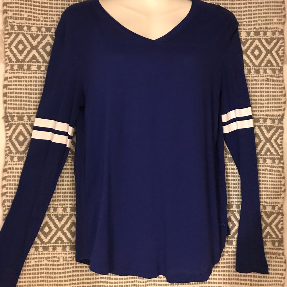 VS pink long sleeve shirt